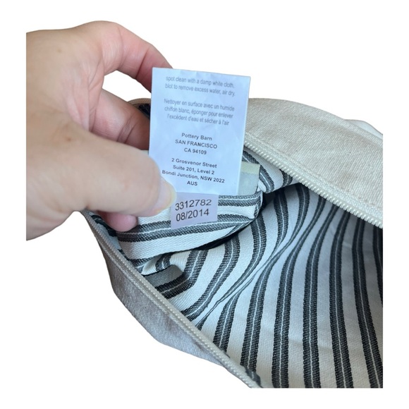 Pottery Barn New York City Embroidered Zip Travel Pouches - Picture 14 of 14